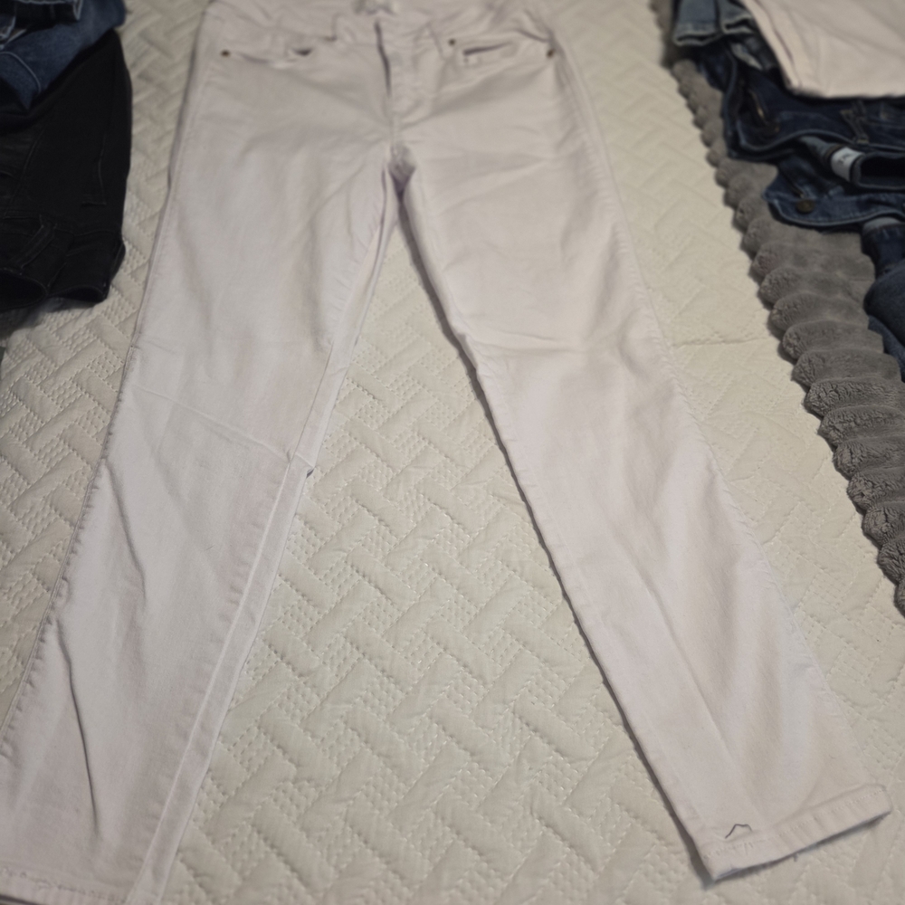 Women's Skinny Jeans in White